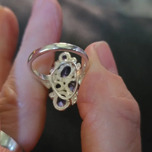 Amethyst modern style sterling & white gold ring sz7 - Picture 4 of 9